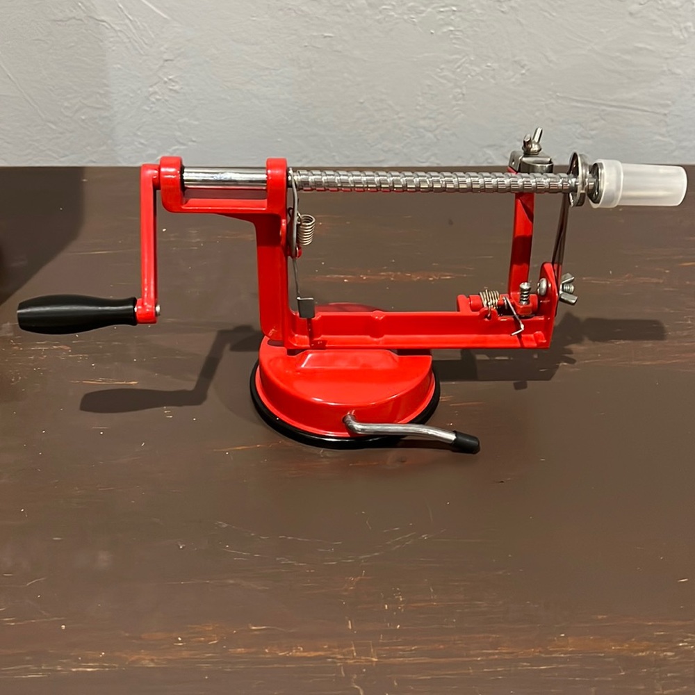 NWT ultimate Apple peeler red with suction base